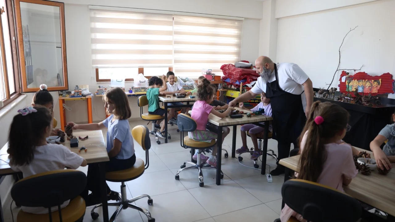 Osmangazi'de çocuklar "Orman Sanatları Atölyesi" ile doğayı sanata işliyor