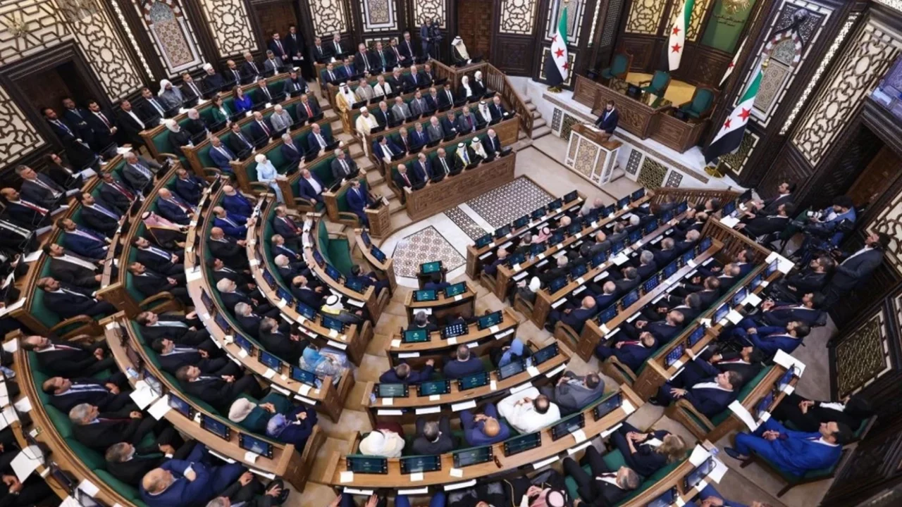 Suriye'de Esad rejimi sonrası bir ilk: Halk Meclisi oturumu yapıldı