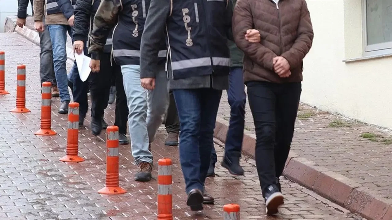 FETÖ'ye 81 ilde dev operasyon: 704 kişi gözaltına alındı