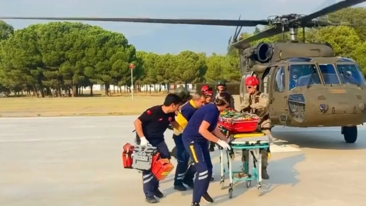 Kayalıklardan düşen doğa yürüyüşçüsü helikopterle kurtarıldı