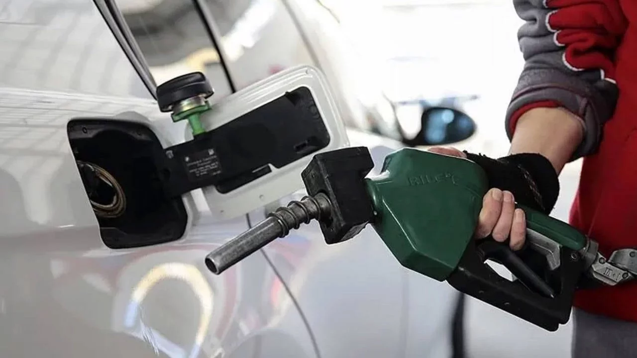 Benzine zam geliyor