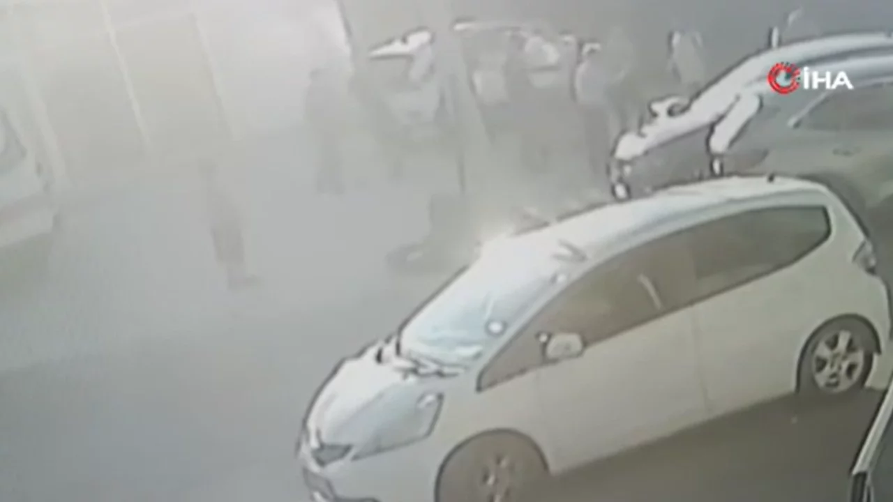 Bursa'da 112 istasyonu önünde dehşet! 2 sağlıkçı darp edildi