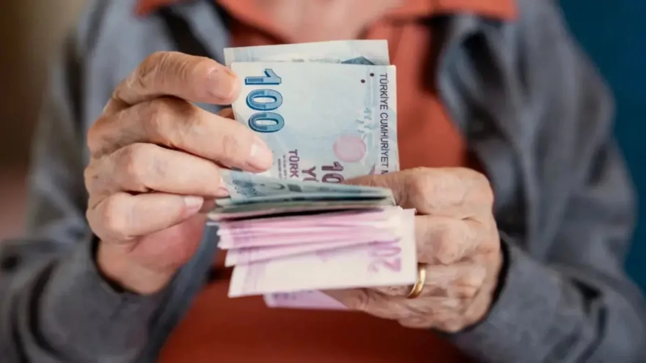 Emekli aylığı düzenlemesi komisyondan geçti