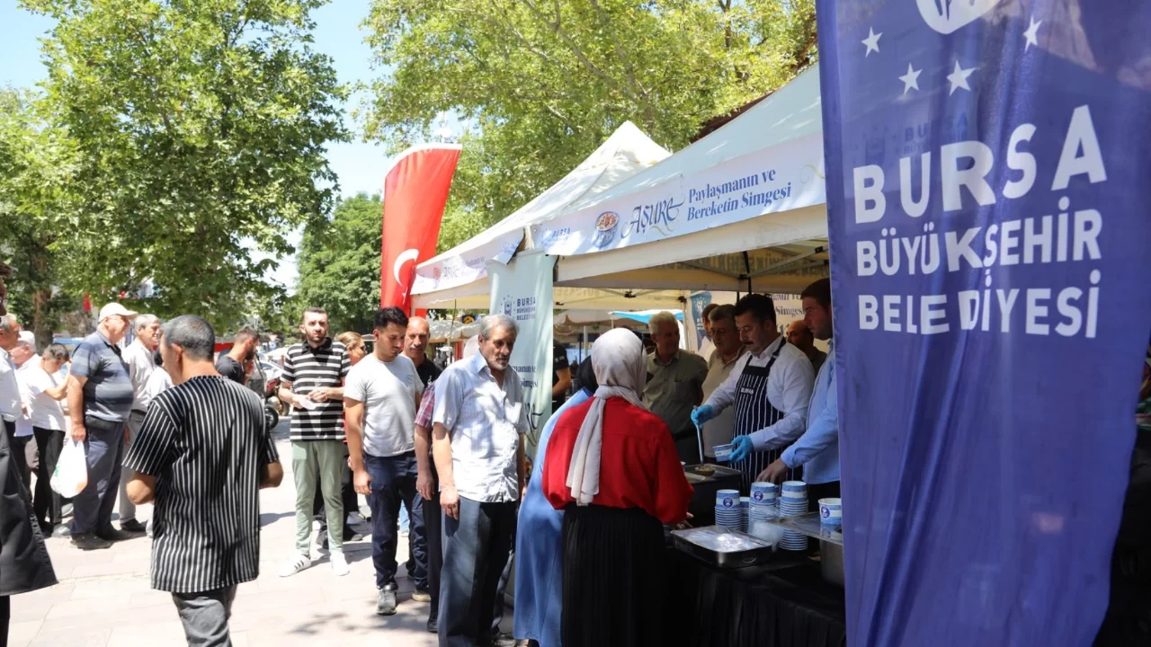 Bursa'da aşure bereketi Yenişehir'e taşındı