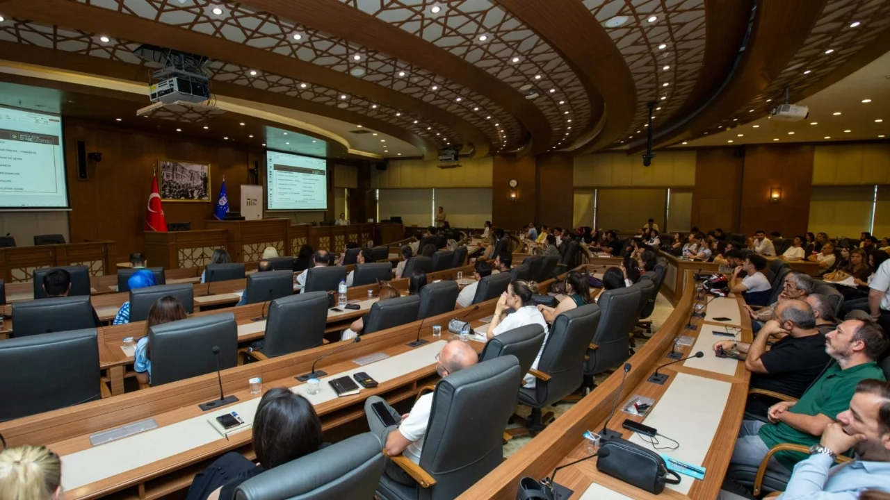 Bursa Büyükşehir'den yerel yönetim kadrolarına protokol ve nezaket eğitimi