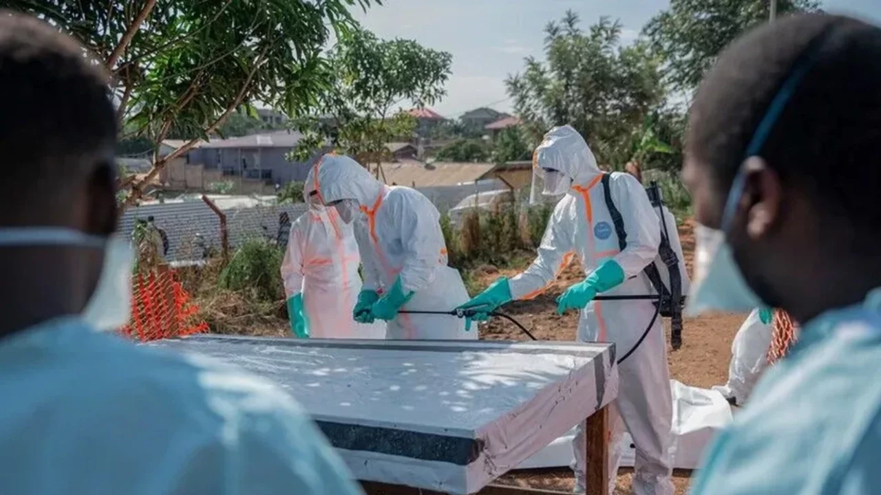 Ebola salgınında can kaybı 702'ye yükseldi