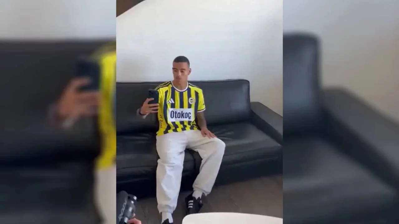 Fenerbahçe'nin yeni transferi Greenwood, çubukluyu giydi!