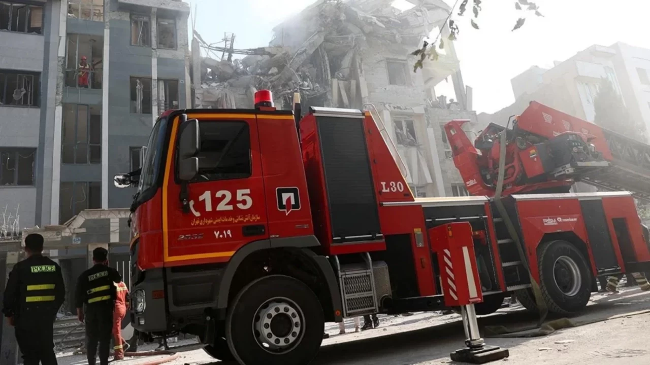 İran: Su üretim tesisi 3 füzeyle saldırıya uğradı