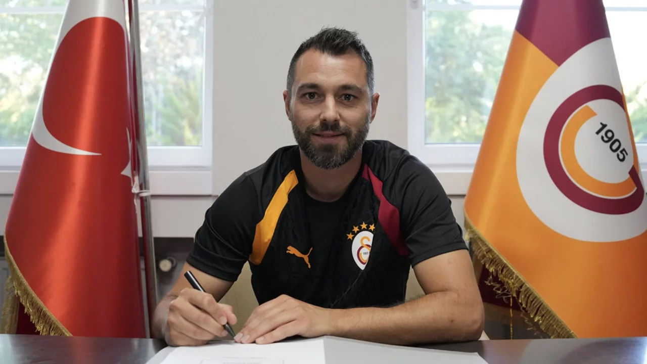 Galatasaray U19 Takımı'nın yeni teknik direktörü Alparslan Erdem oldu