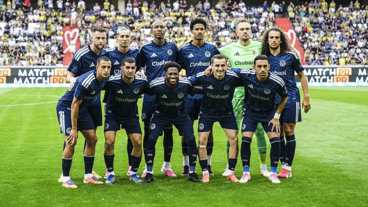 Fenerbahçe, Avusturya kampında taraftarların beğenisini topladı