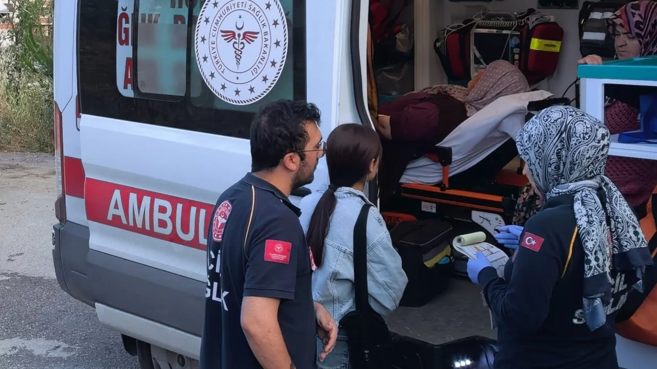 Bursa'da tarım işçilerini taşıyan servis devrildi