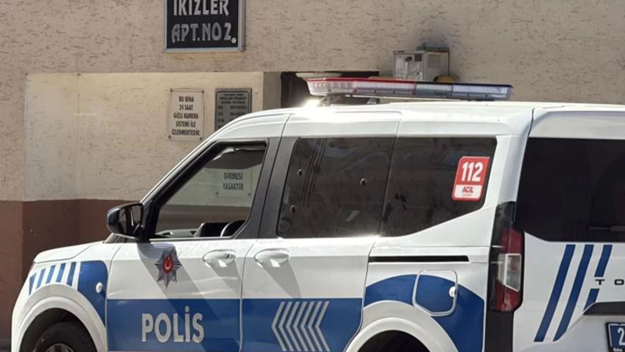 Koku gelen eve giren ekipler cesetle karşılaştı