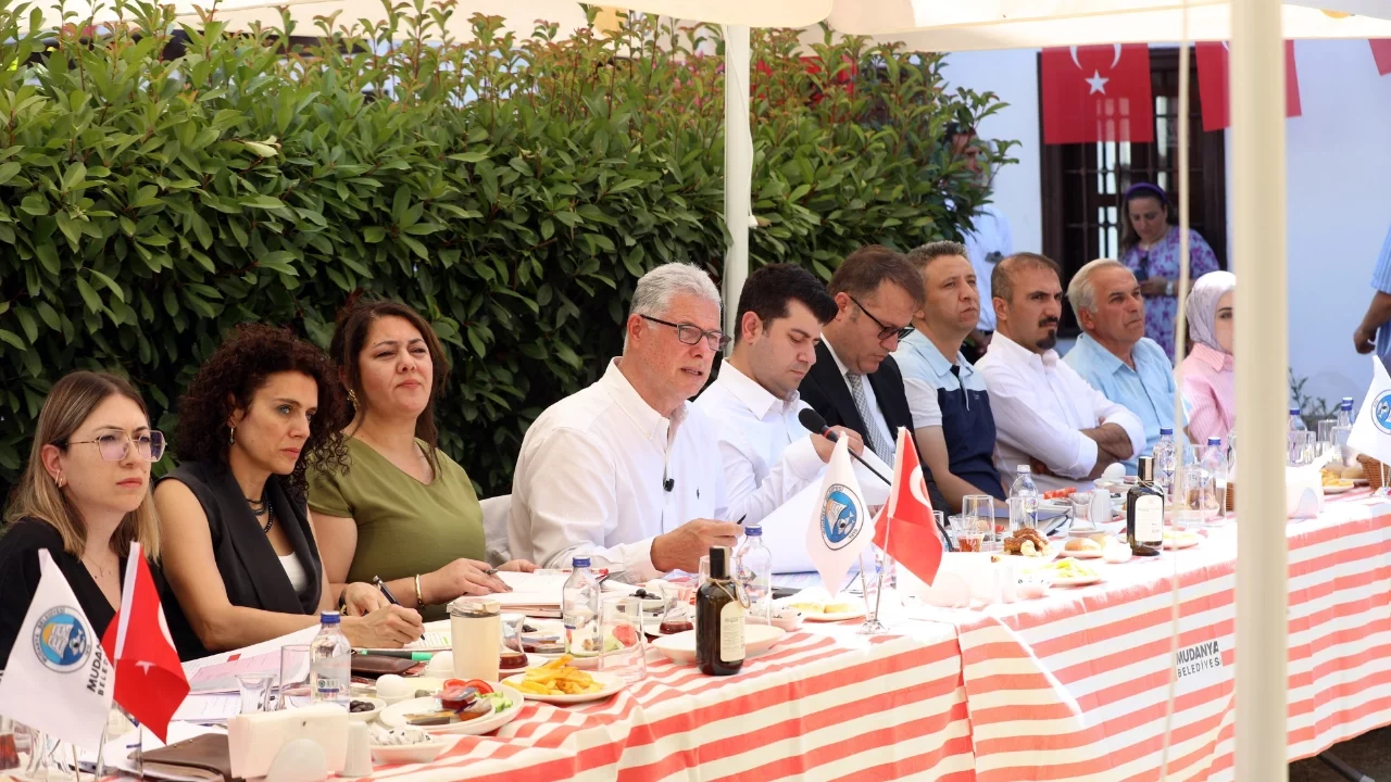 Mudanya Belediye Başkanı Dalgıç, muhtarlarla buluştu