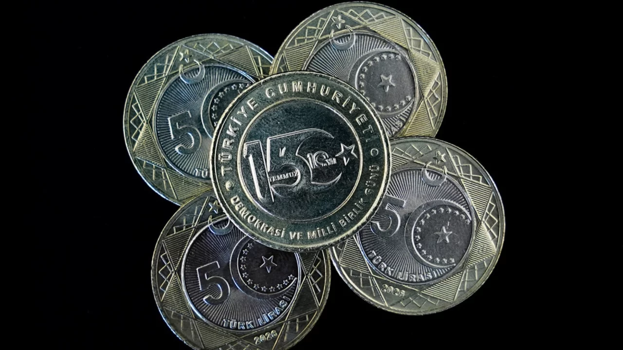 15 Temmuz'un 10. yılına özel 5 lira basıldı