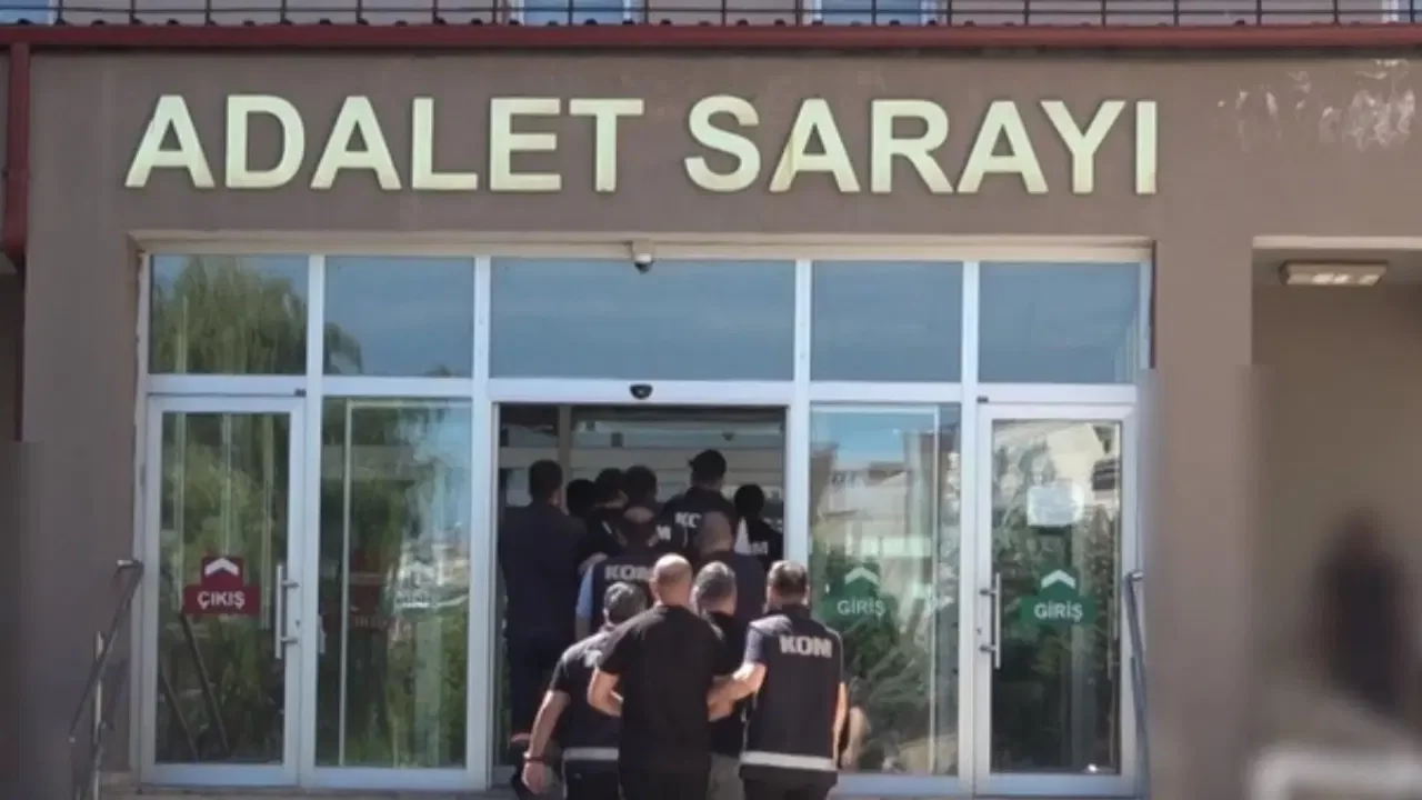 Bursa dahil 4 ilde tarihi eser operasyonu: 108 sikke ve obje ele geçirildi