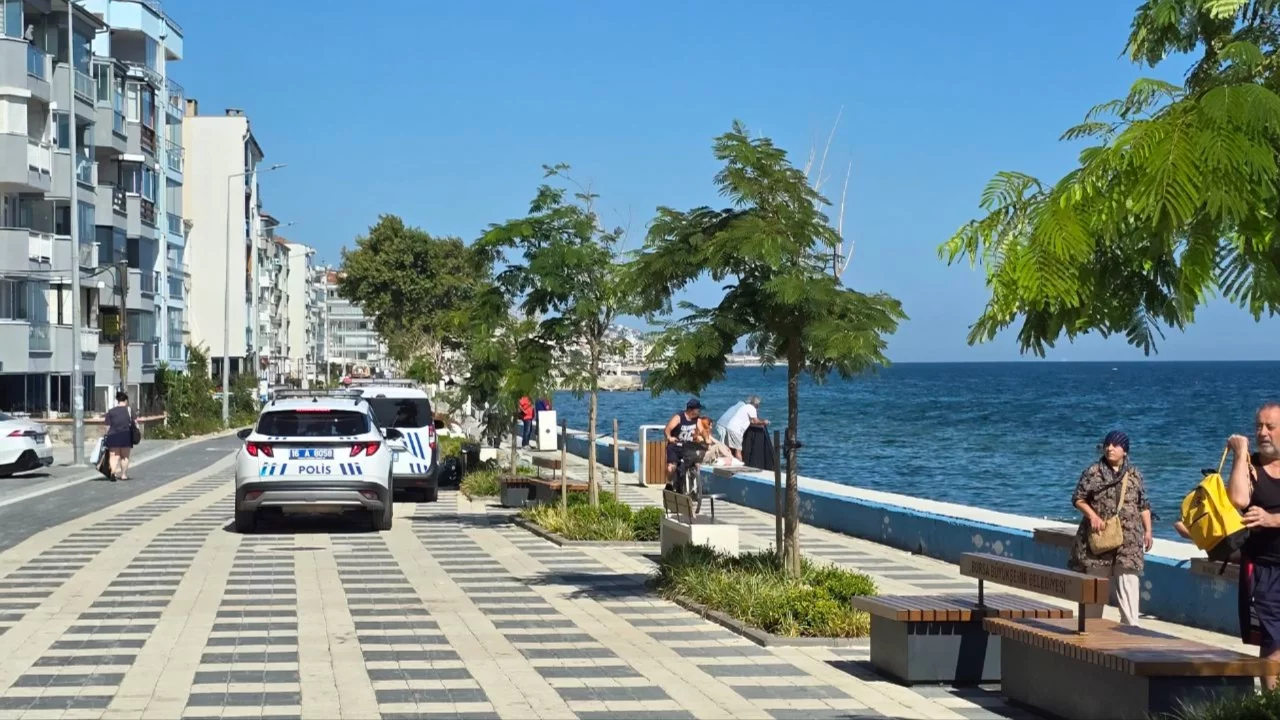 Bursa'da denizde hareketsiz bulunan kişi kurtarılamadı