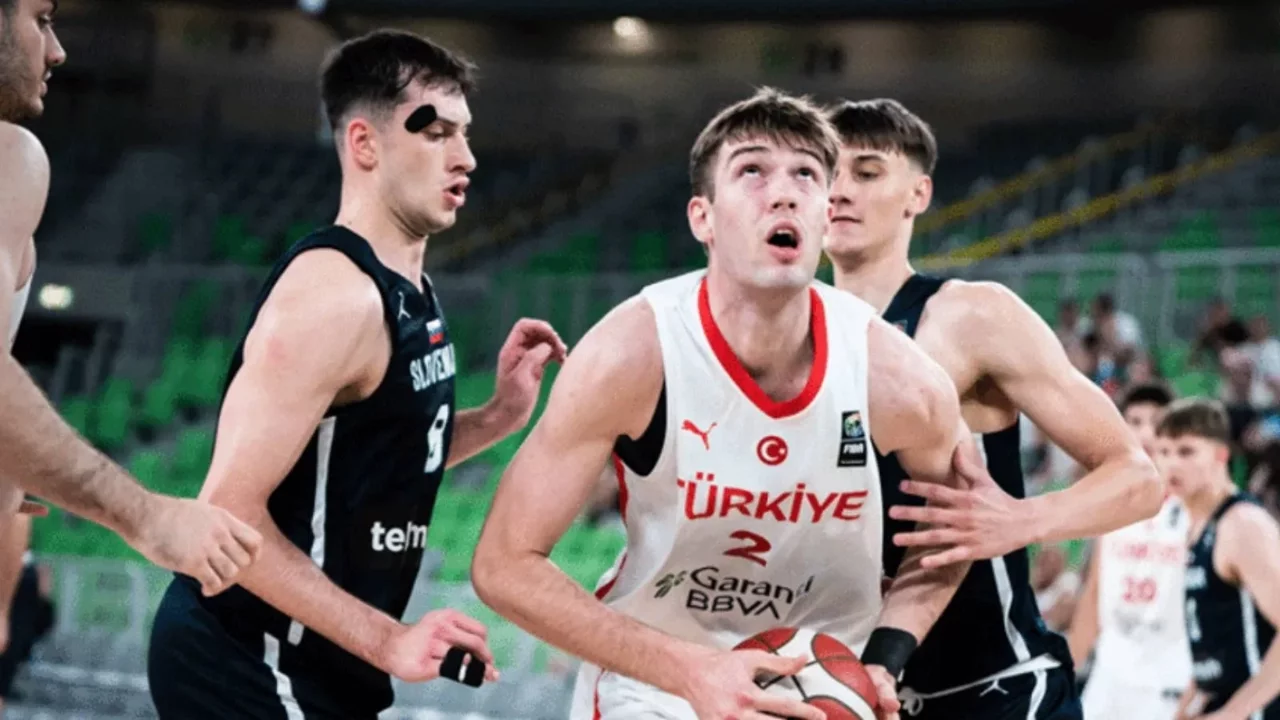 U20 Milli Basketbol Takımı, Slovenya'ya 90-72 mağlup oldu