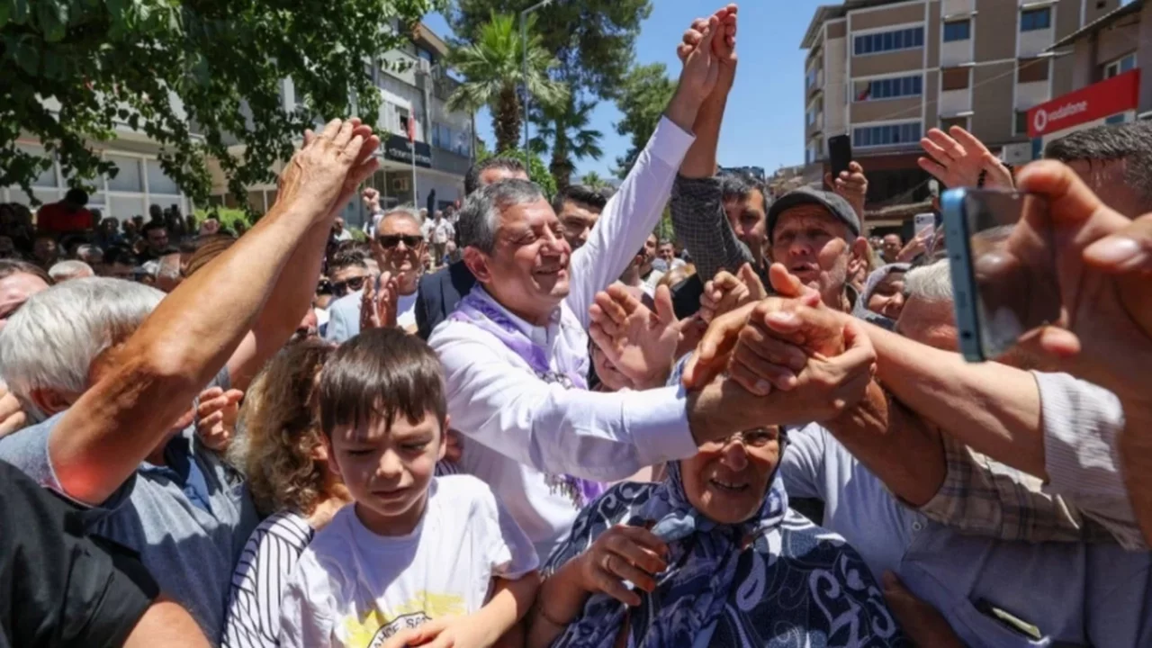 Yeni partiye geçişlerde öncelik vekiller ve örgütler