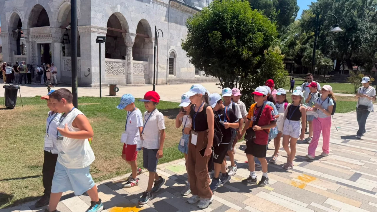 Nilüferli çocuklar "Ders Arası Çocuk Öğrenme Programı" ile keşfe çıktı