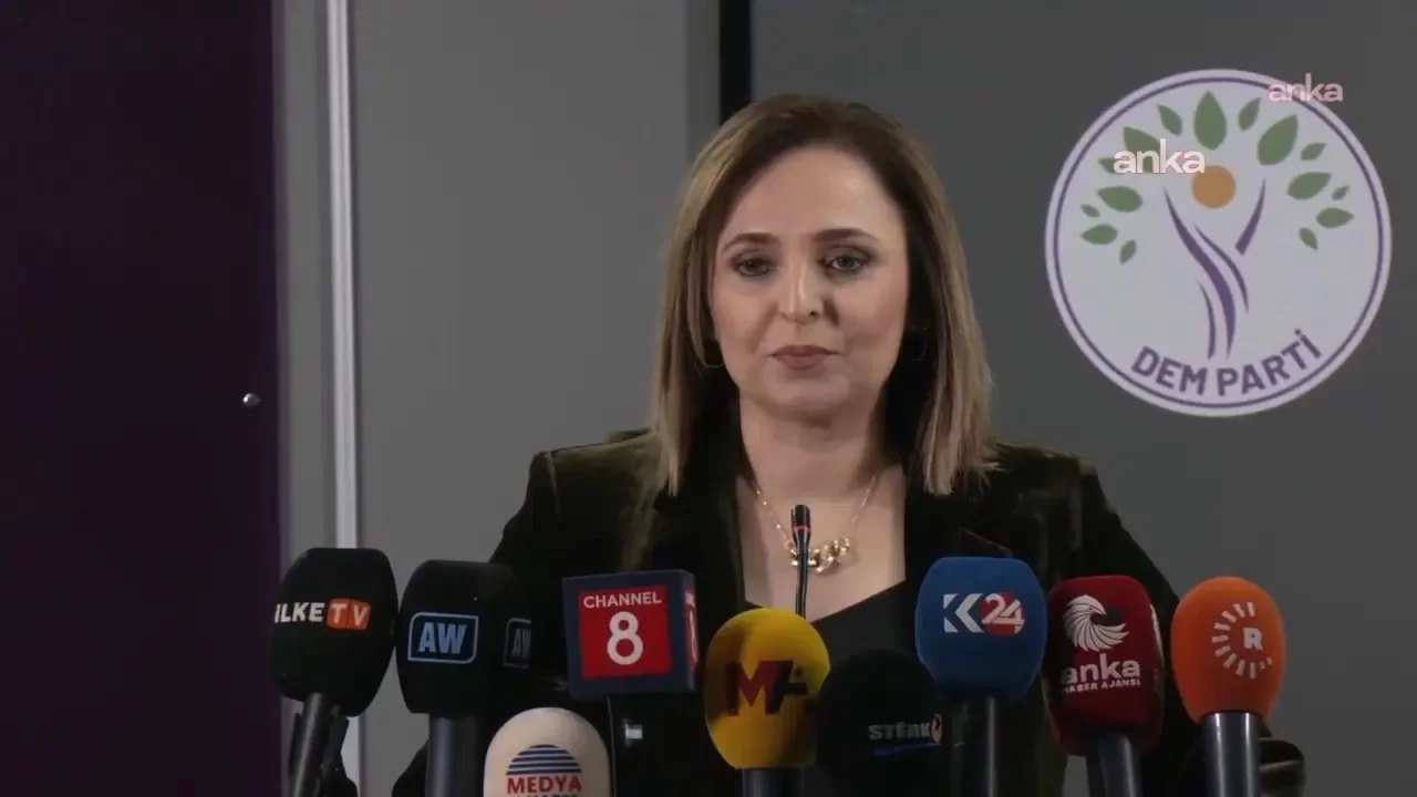 DEM Parti'den 'süreç'le ilgili bilgilendirme toplantısı