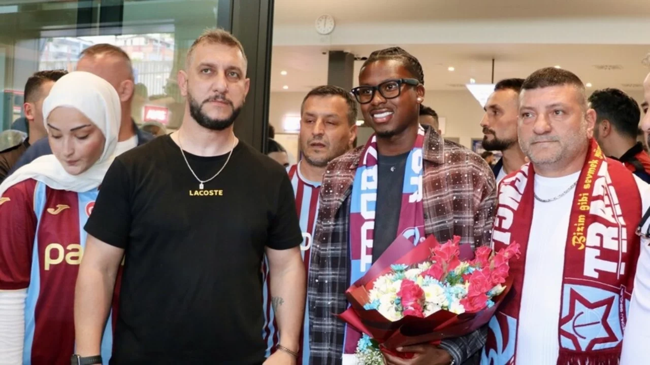 Trabzonspor'un yeni transferlerinden Sidny Lopes Cabral, Trabzon'da