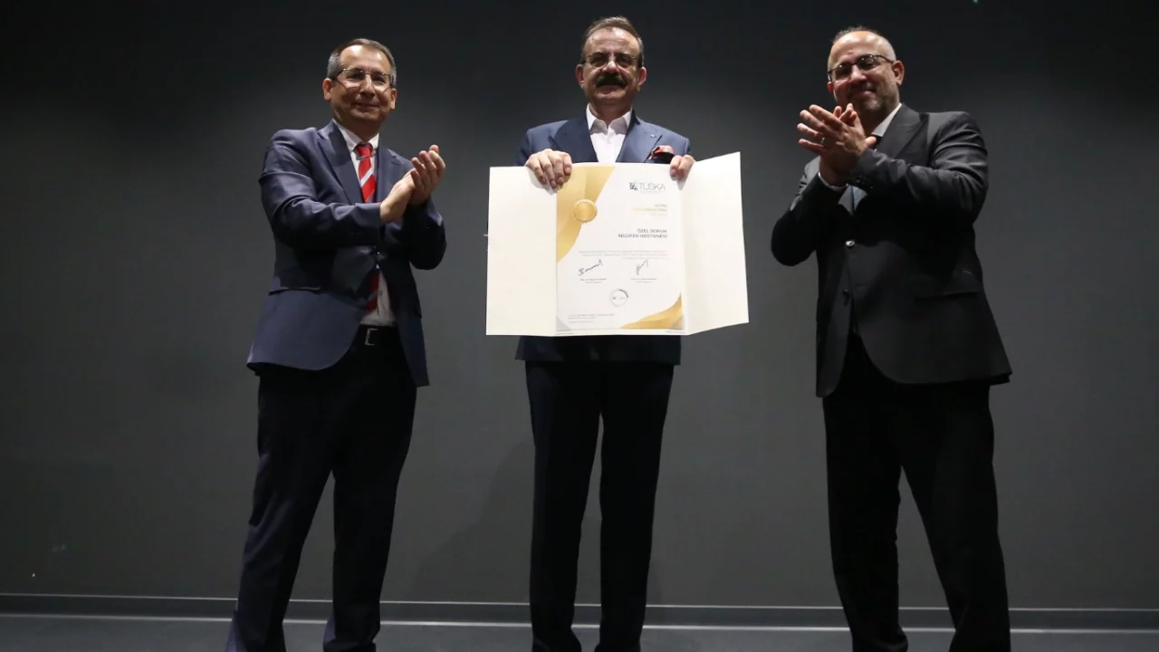 Bursa'da özel hastaneye "Sağlıkta Akreditasyon Standartları" belgesi verildi