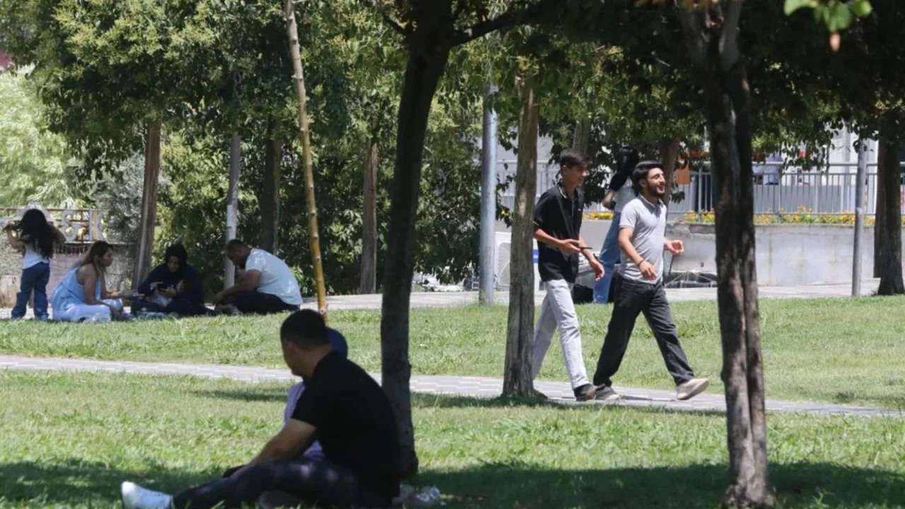 Güneydoğu'da termometreler 45 dereceyi gösterdi