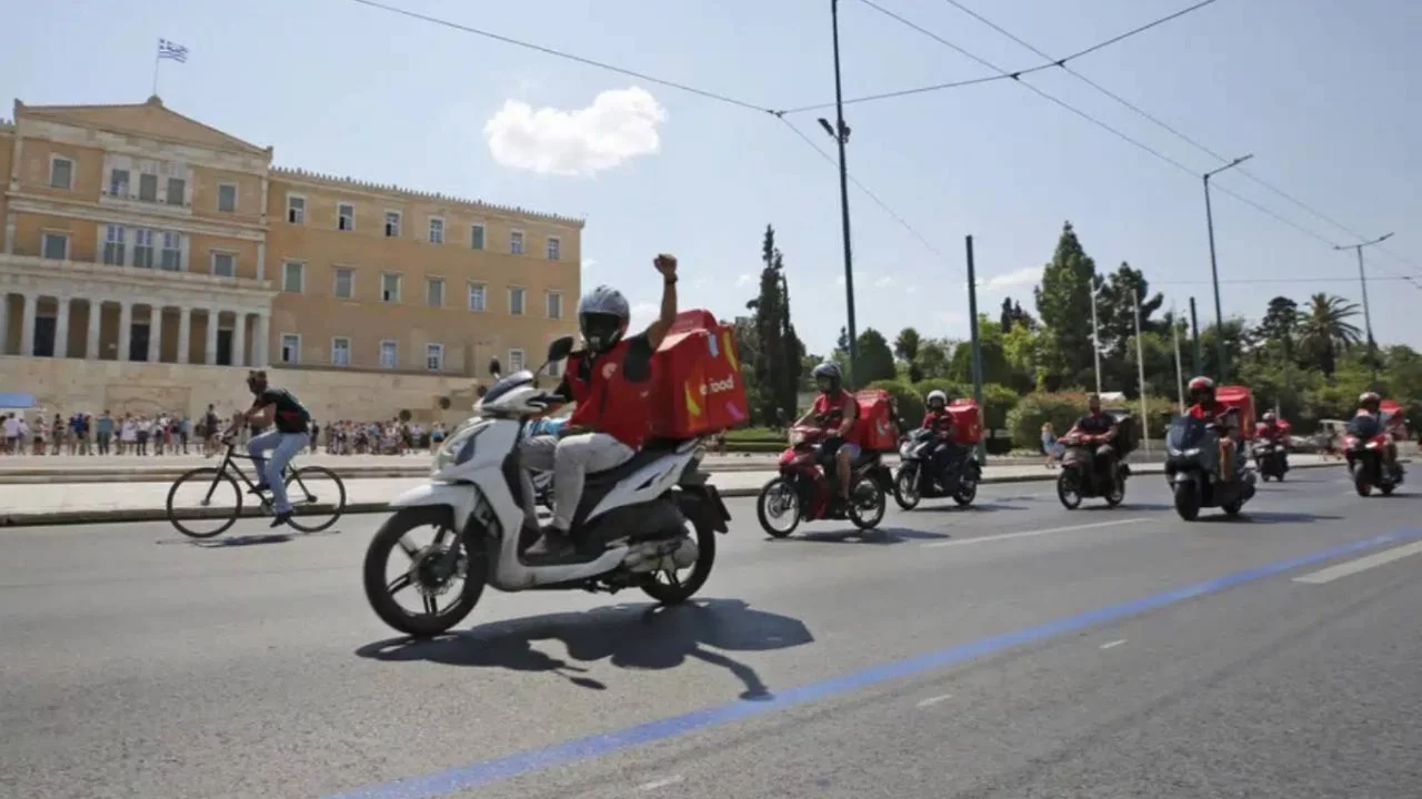 Yunanistan'da kuryeler Dünya Kupası finalinde iş bıraktı