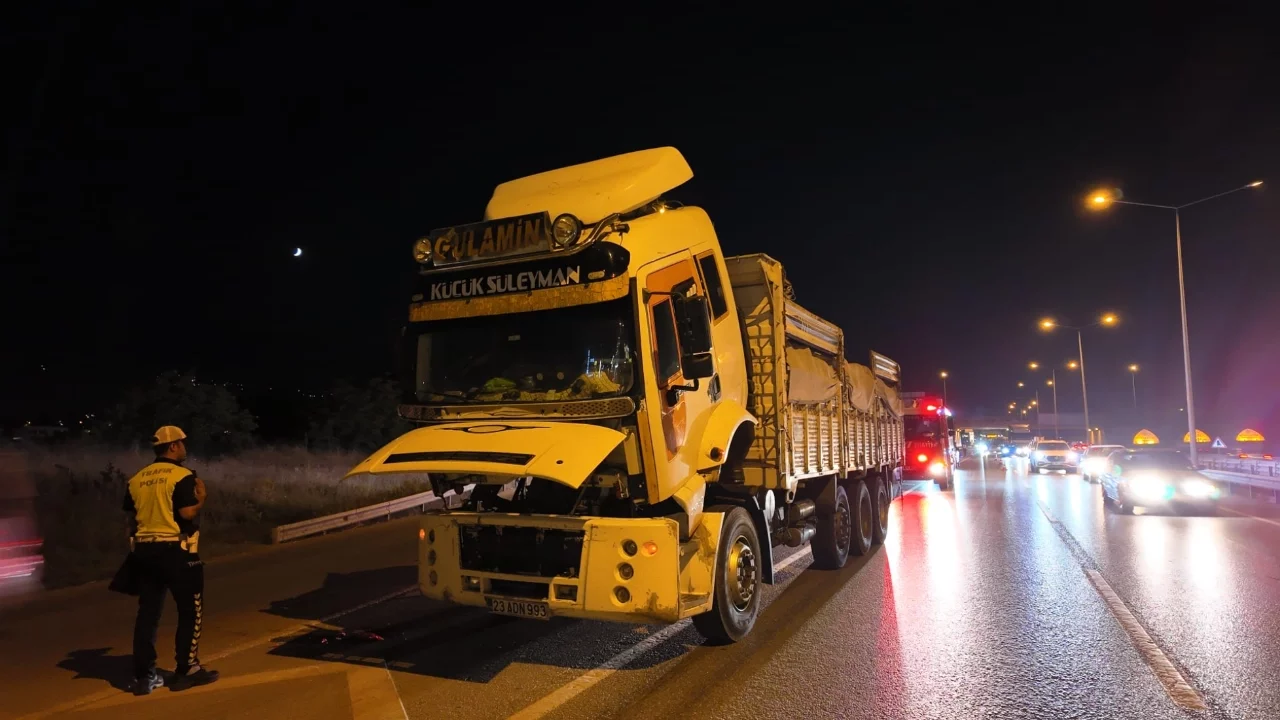 Bursa'da kamyonun freni patladı, polis alarma geçti