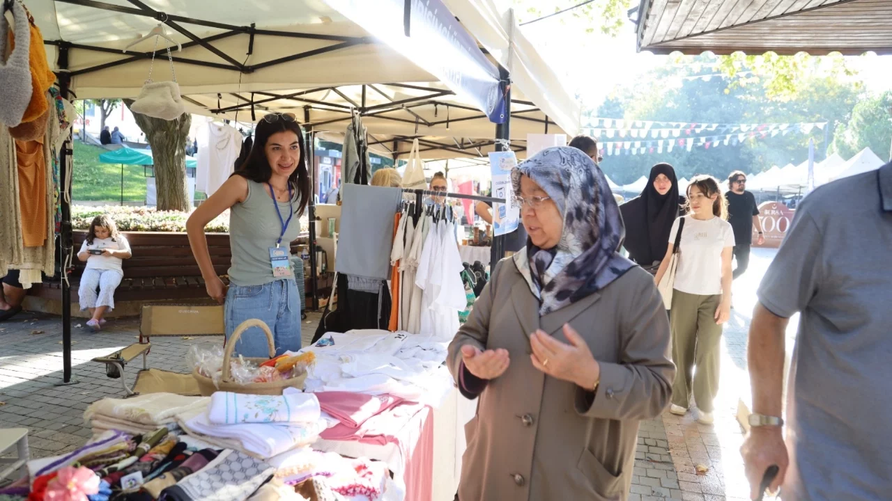 Bursa'da ''Meydan Kadınların'' pazarına büyük ilgi