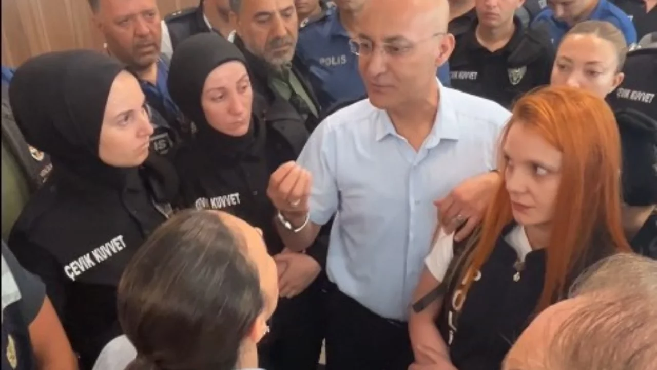 Mustafa Bozbey'in davası öncesi adliyede gerginlik