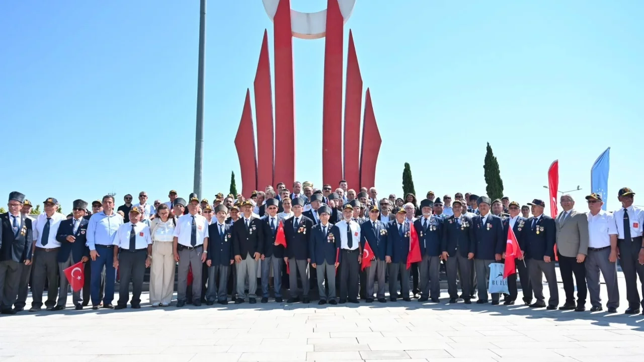 Bursa'da Kıbrıs harekatının yıldönümünde şehitler ve gaziler anıldı