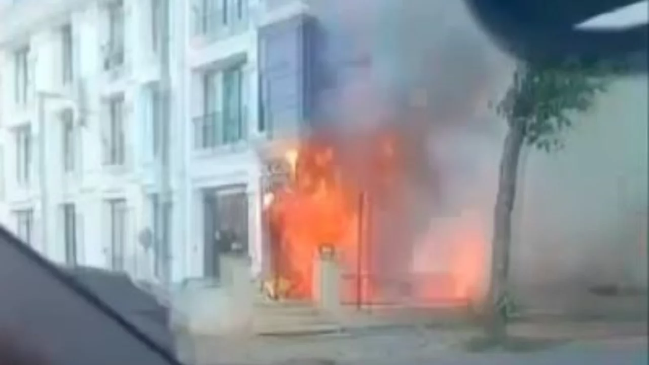 İstanbul'da iş yeri alevlere teslim oldu
