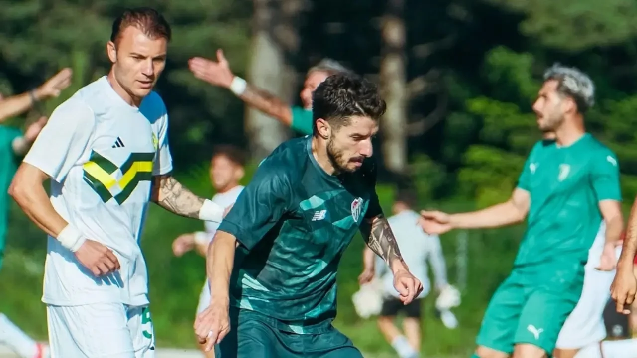 Bursaspor, hazırlık maçında Esenler Erokspor'u iki golle devirdi!