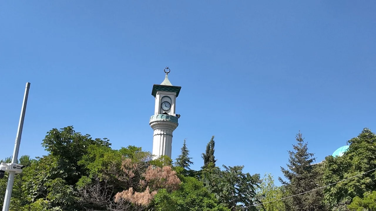 Mübadele hatırası Bursa'da ayakta kaldı! Cami yıkıldı, minare saat kulesine dönüştü