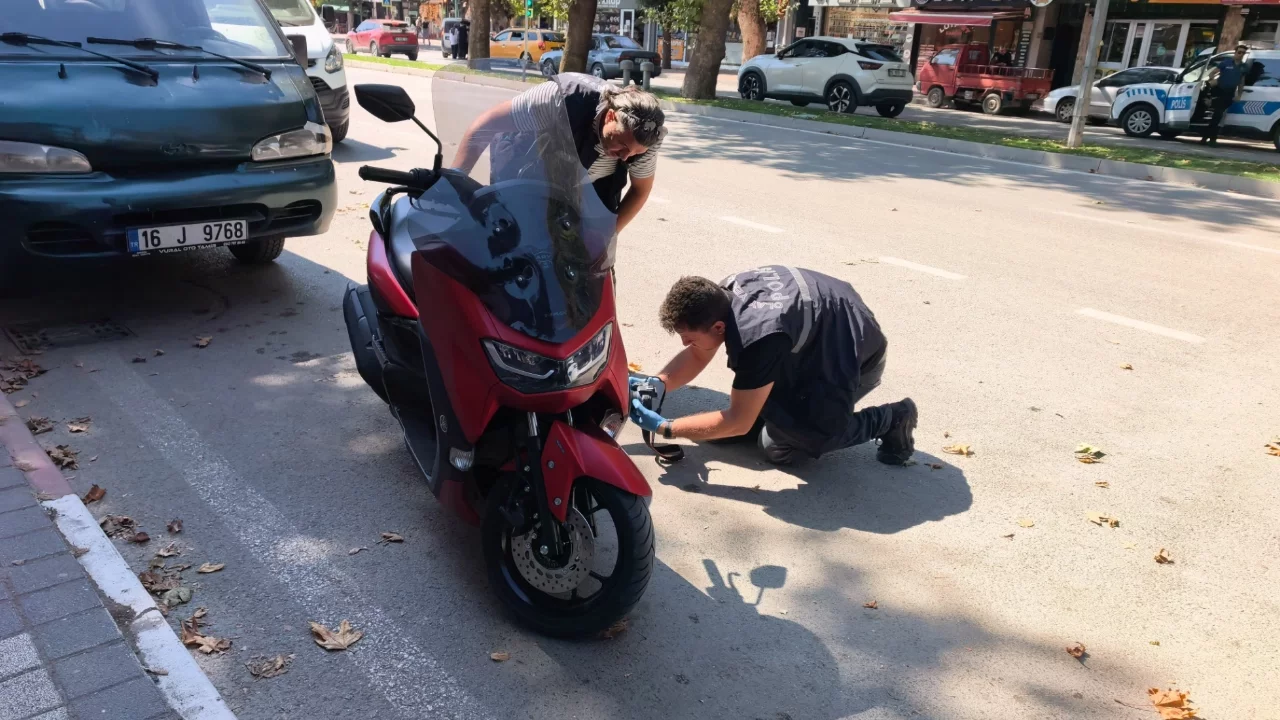 Bursa'da aldığı motosikletin sahte plakalı olduğunu trafik uygulamasında öğrendi