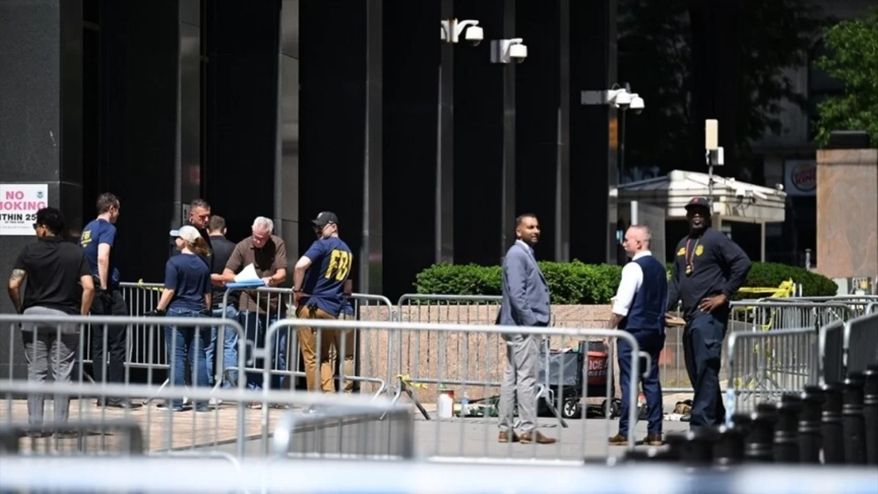 New York'ta ICE ve FBI binası önünde saldırı: Şüpheli gözaltına alındı