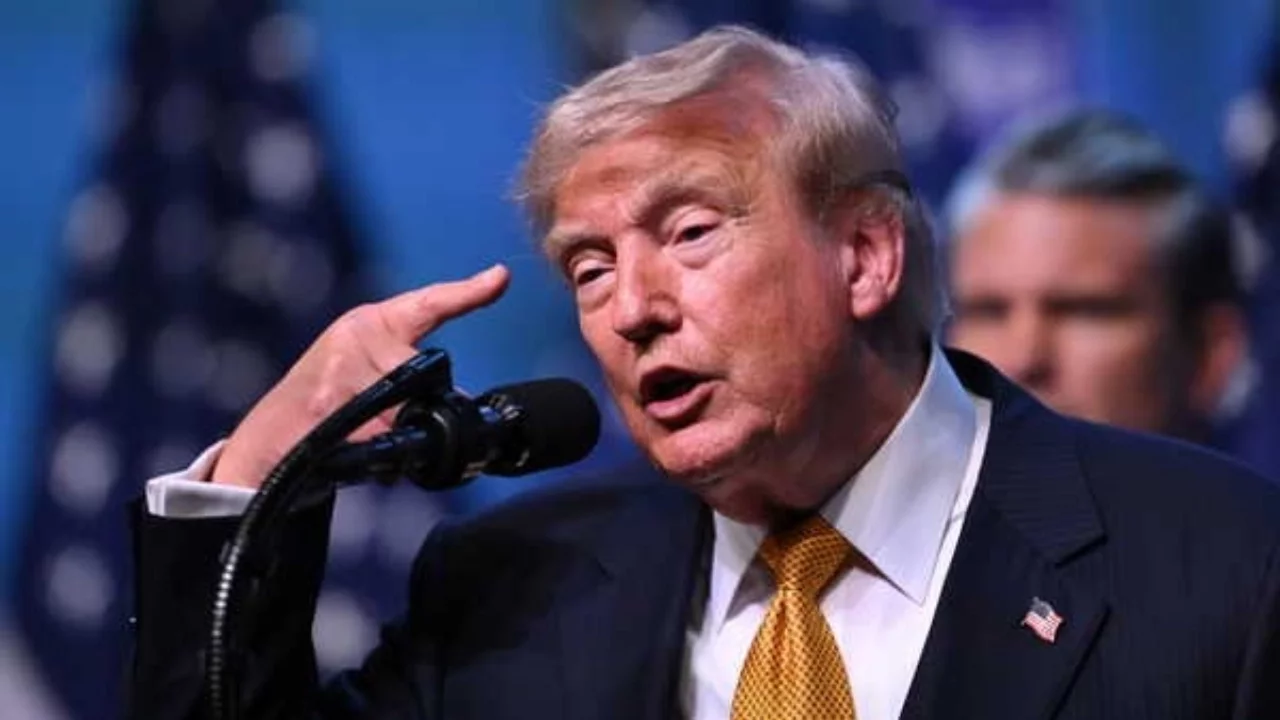 ABD Başkanı Trump 'talimatını' duyurdu: 'İran, her Amerikan askerini öldürdüğünde...'