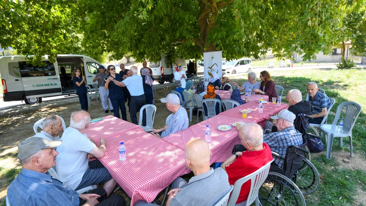 Osmangazi'den alzheimer hastalarına anlamlı etkinlik