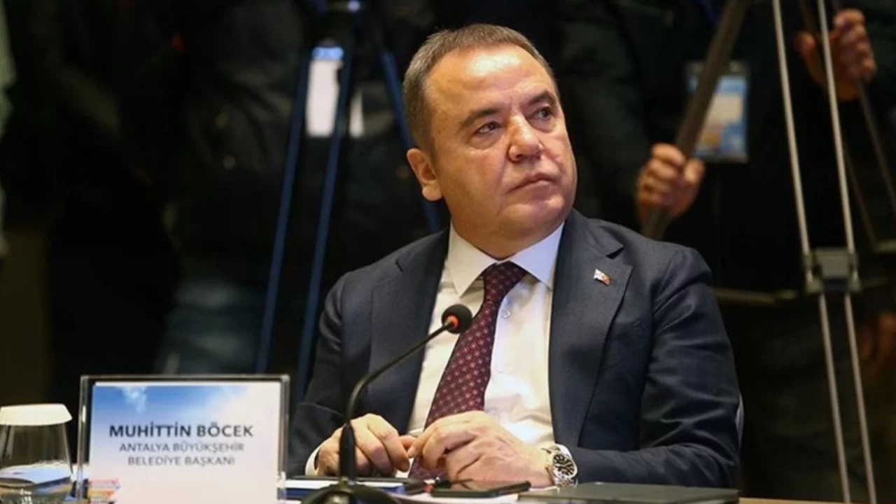 Tutuklu Muhittin Böcek hastaneye kaldırıldı