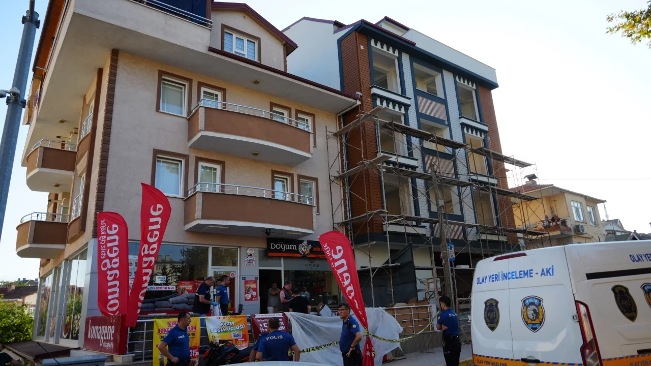 Kocaeli'de iskeleden düşen işçi hayatını kaybetti