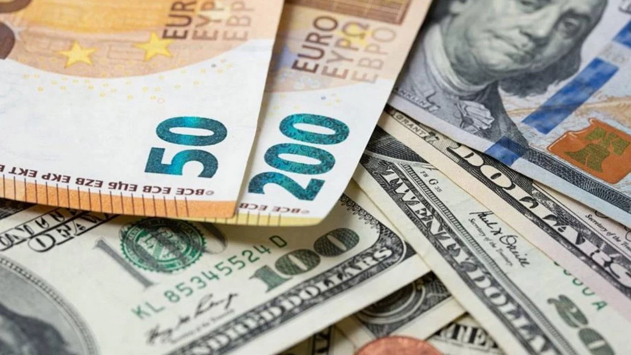 Döviz piyasasında hareketlilik: Dolar yükseldi, euro geriledi