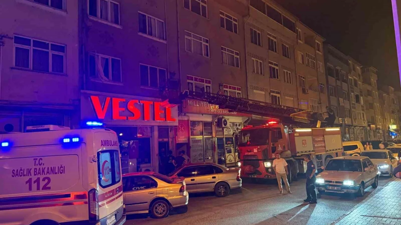 Karabük'te erkek dehşeti: Eşinin boğazını keserek öldürdü