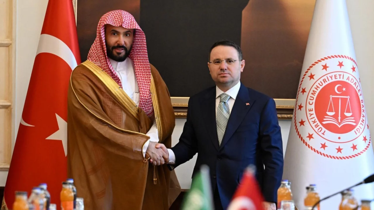 Adalet Bakanı Gürlek, Suudi mevkidaşı Al Smani ile görüştü