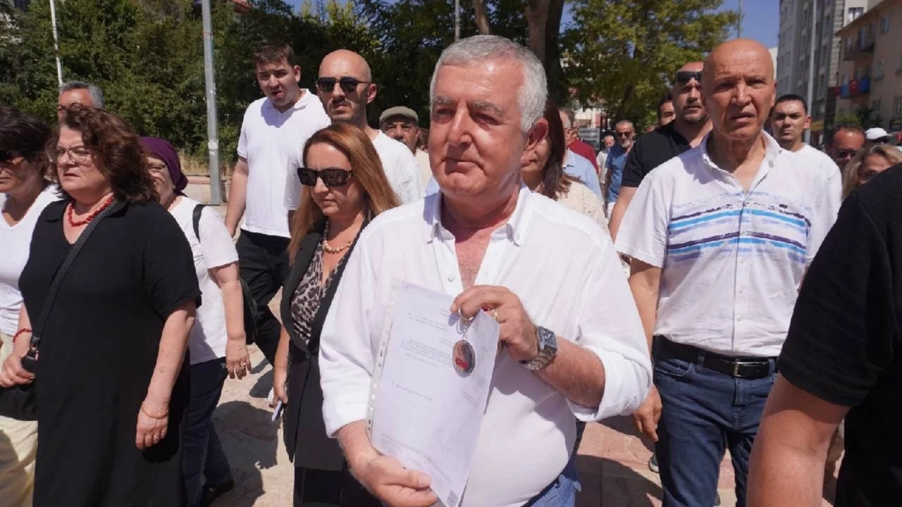 CHP Bilecik İl Başkanlığı'na anahtar teslim krizi