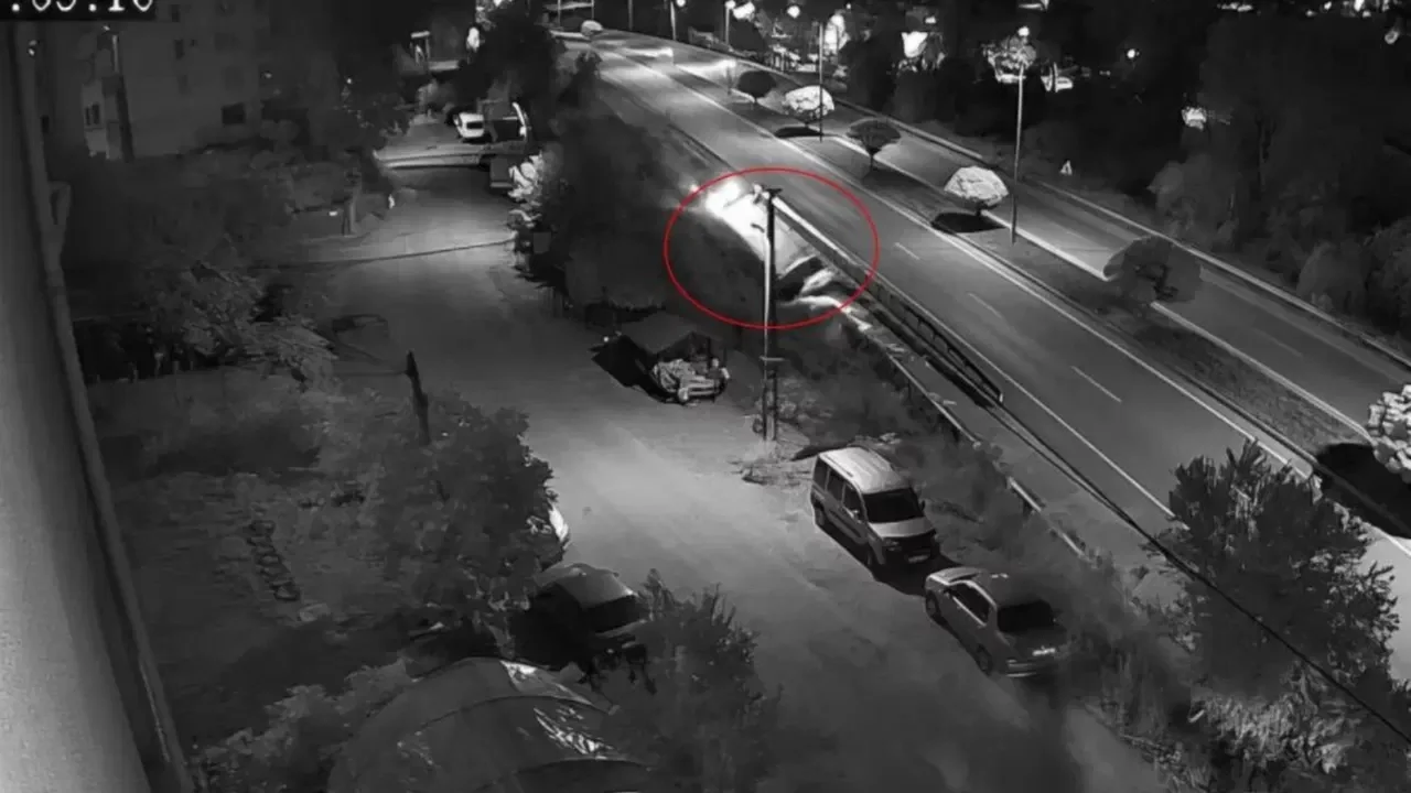 Yoldan çıkan araç, su kanalının üzerinde ilerledi