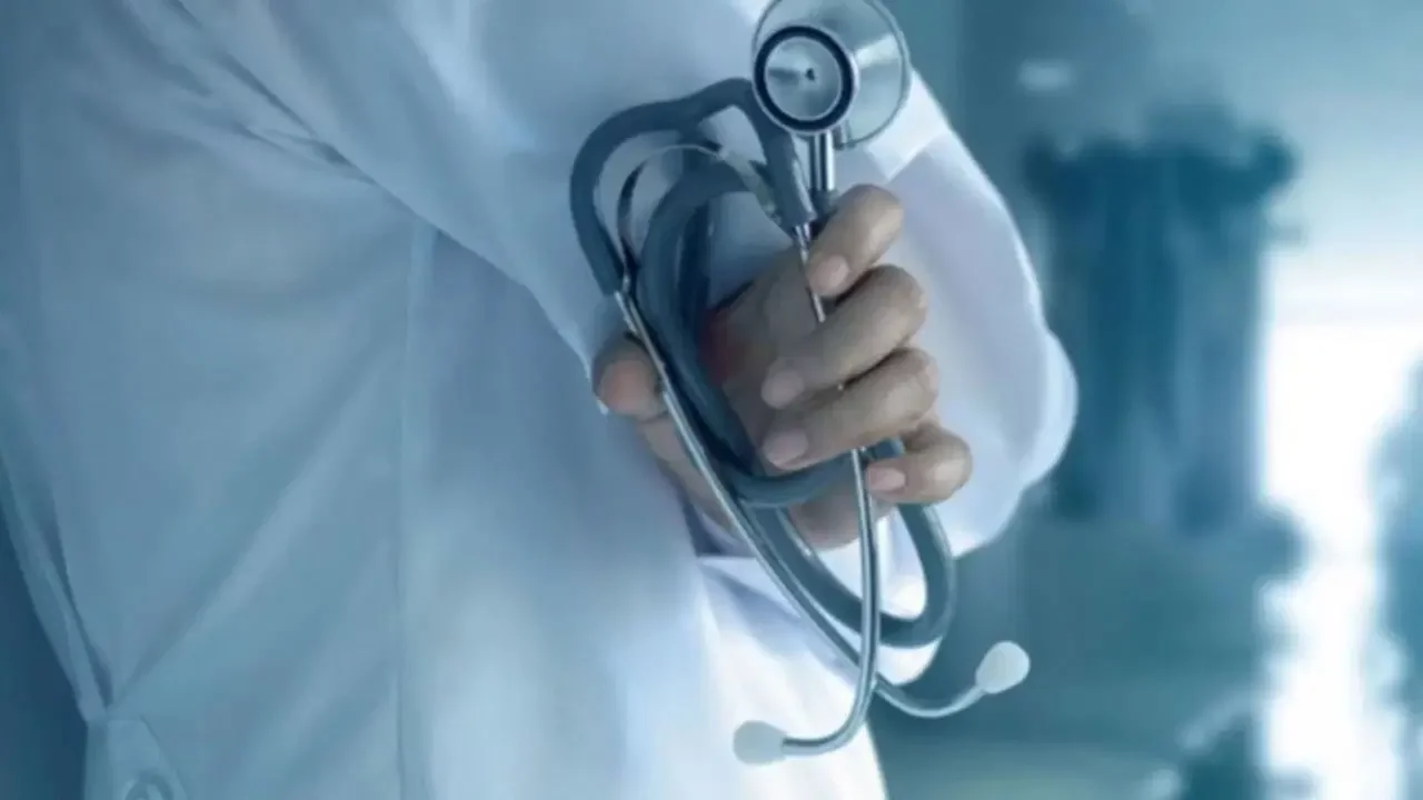 Özel klinikte kadın sünneti ilanı tepki çekti