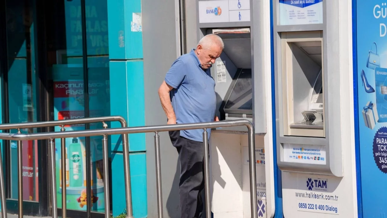 Yargıtay'dan emekli maaşına bloke konusunda emsal karar