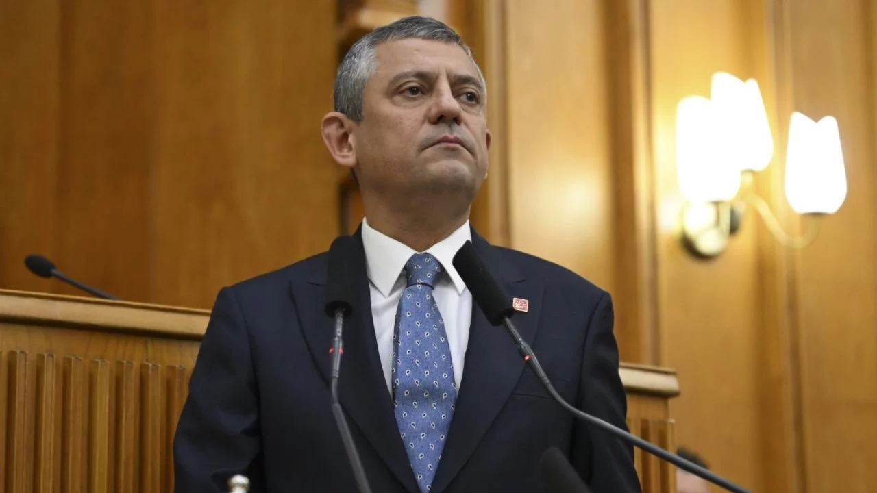 Özgür Özel, kurmaylarıyla yeni partinin yol haritasını masaya yatırdı