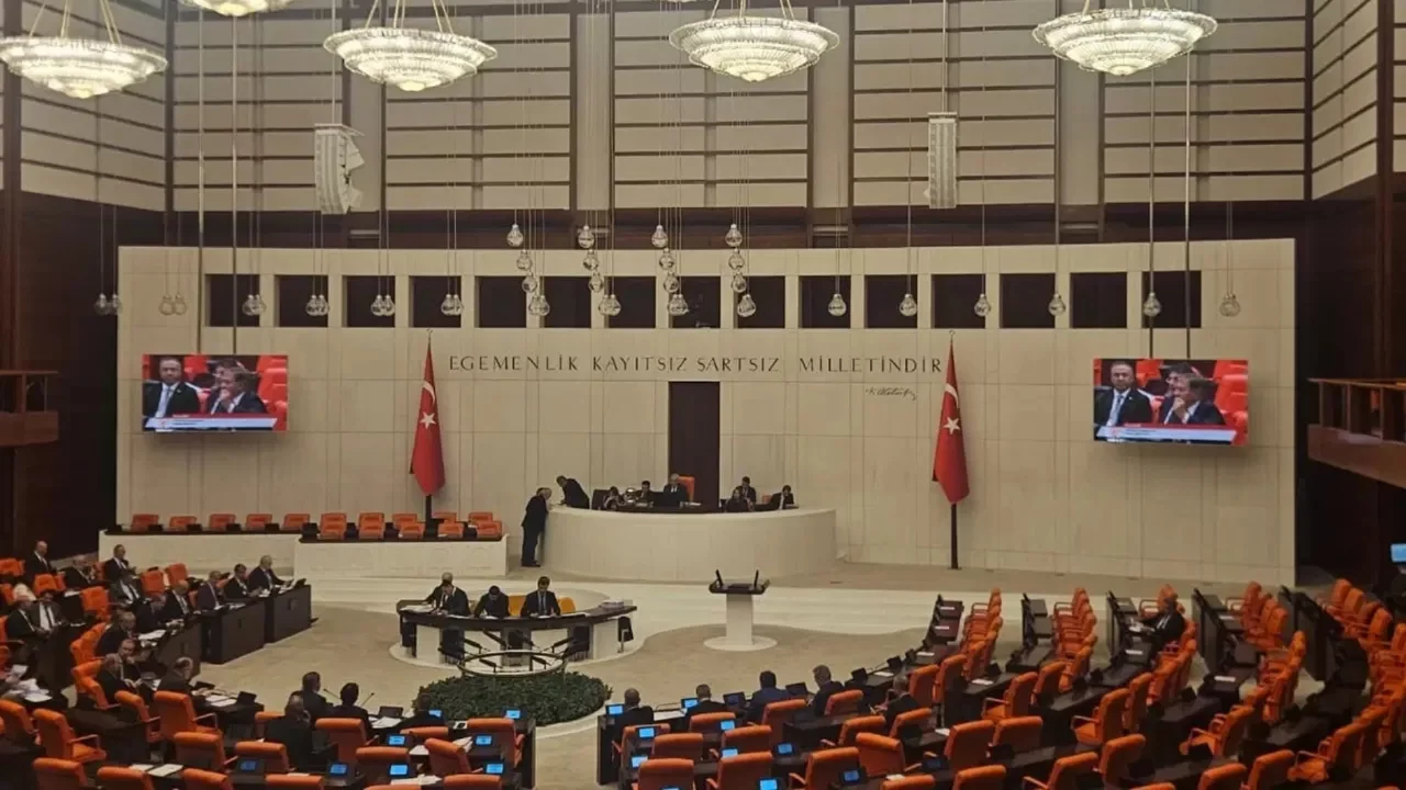 CHP'li Emir'den AK Parti'li Gül'e 'Ahbap' çıkışı: 'İnsanlar 'AFAD nerede' diye feryat ederek öldüler, sorumlusu sizsiniz'